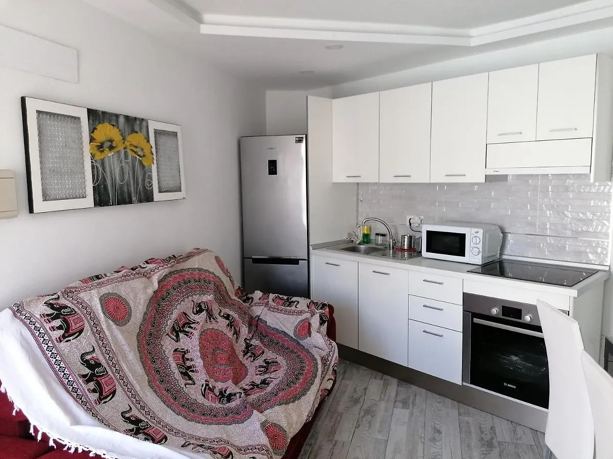 Wonderful White Appartament In Playa Las Americas 플라야데라스아메리카스