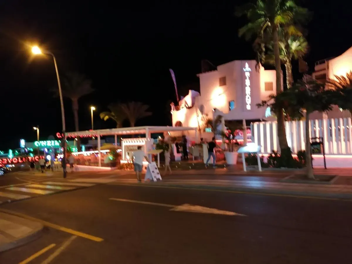 Wonderful White Appartament In Playa Las Americas 플라야데라스아메리카스